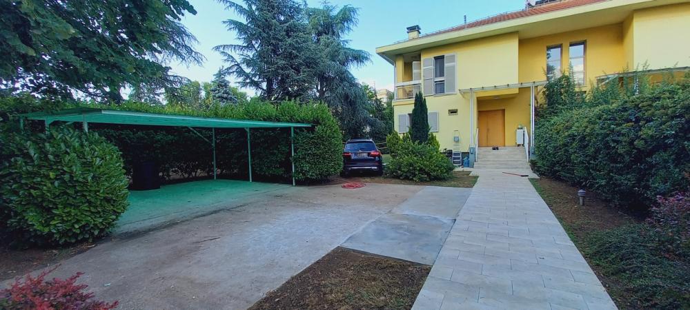 Glavna slika -Užička,  Kuća za izdavanje, 200m2, 4.200€