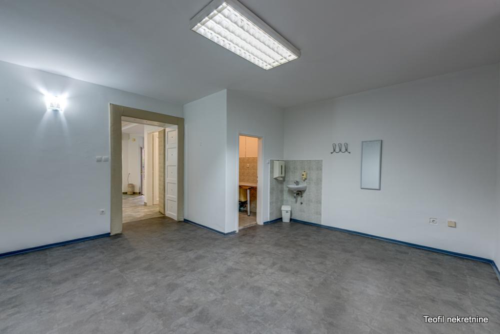 Slika 1 - Blizina Kalemegdana, Četvorosoban stan na prodaju, 88m2, 275.000€