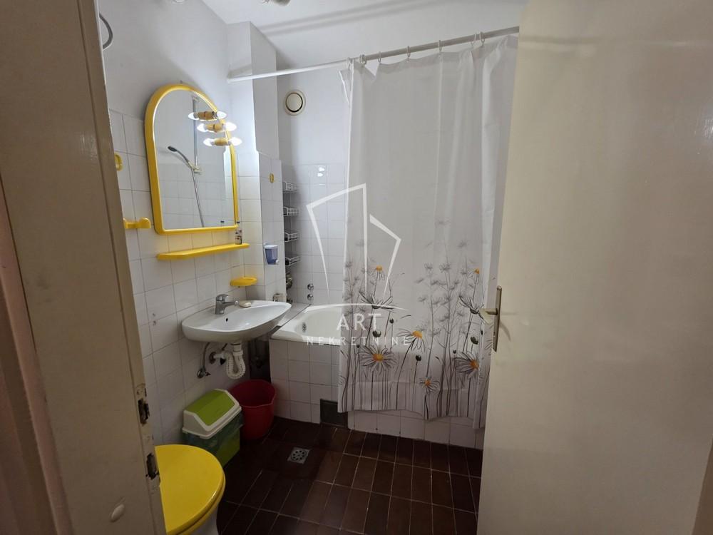 Slika 10 - Poručnika Spasića i Mašere, Trosoban stan za izdavanje, 77m2, 550€