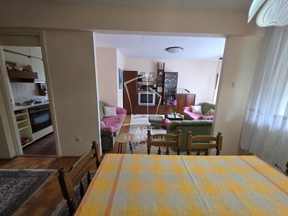 Slika 2 - Poručnika Spasića i Mašere, Trosoban stan za izdavanje, 77m2, 550€