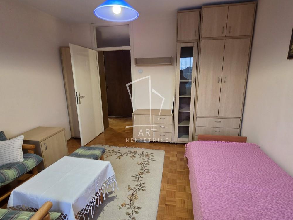 Slika 8 - Poručnika Spasića i Mašere, Trosoban stan za izdavanje, 77m2, 550€