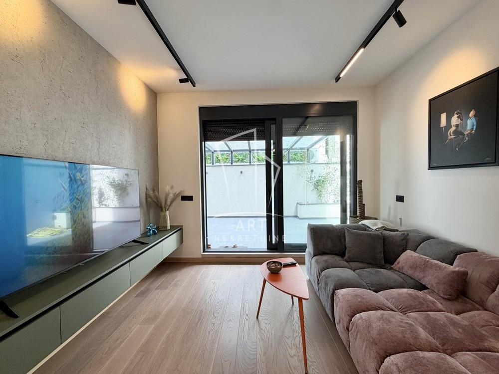 Slika 1 - Petrovaradinska, Trosoban stan na prodaju, 54m2, 330.000€