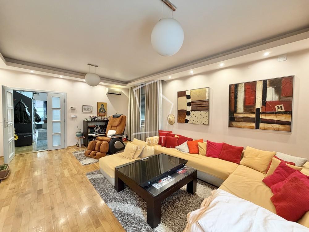 Slika 1 - Zadrugarska, Kuća na prodaju, 105m2, 390.000€