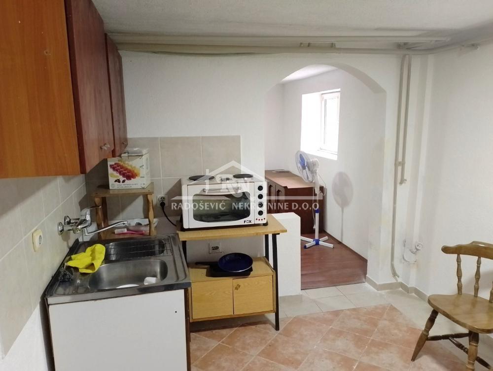 Glavna slika -Mirka Poštića, Jednosoban stan za izdavanje, 30m2, 290€