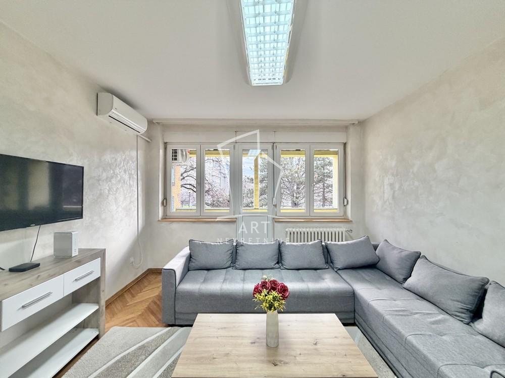 Glavna slika -Admirala Geprata, Trosoban stan za izdavanje, 107m2, 950€