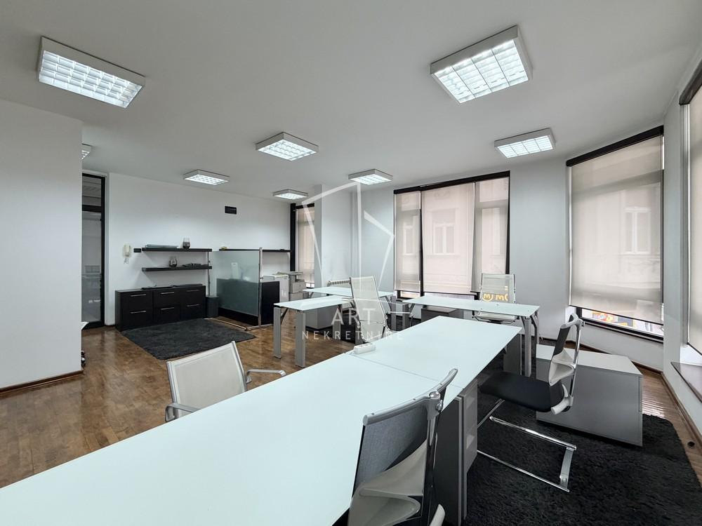 Slika 2 - 27. marta,  Lokal na prodaju, 105m2, 379.000€