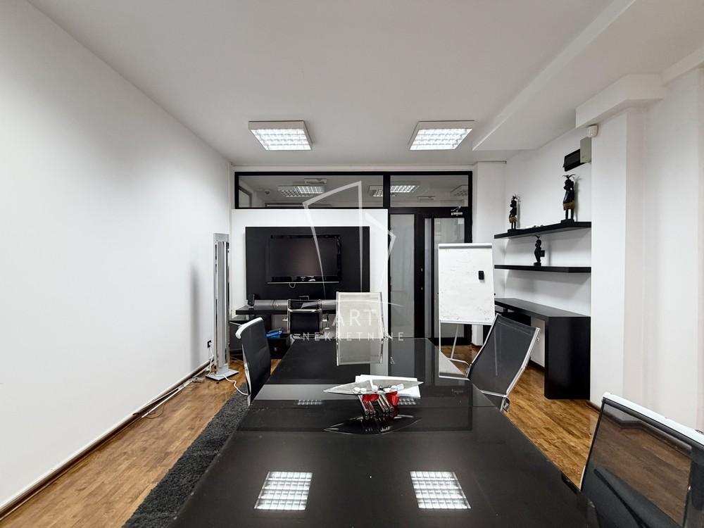 Slika 6 - 27. marta,  Lokal na prodaju, 105m2, 379.000€