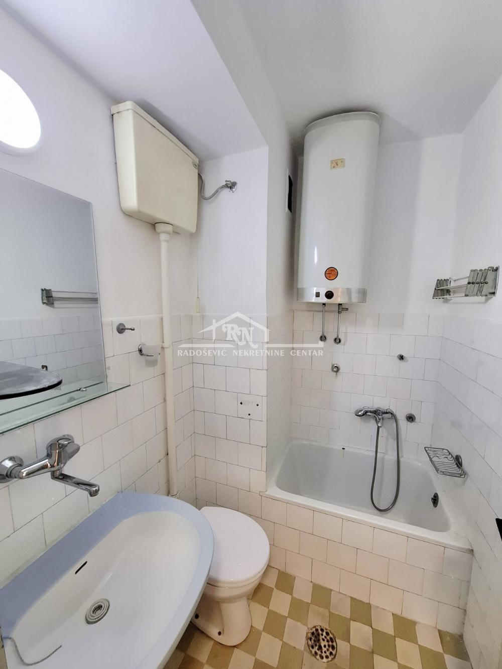 Slika 10 - 27. marta, Dvoiposoban stan na prodaju, 57m2, 250.000€