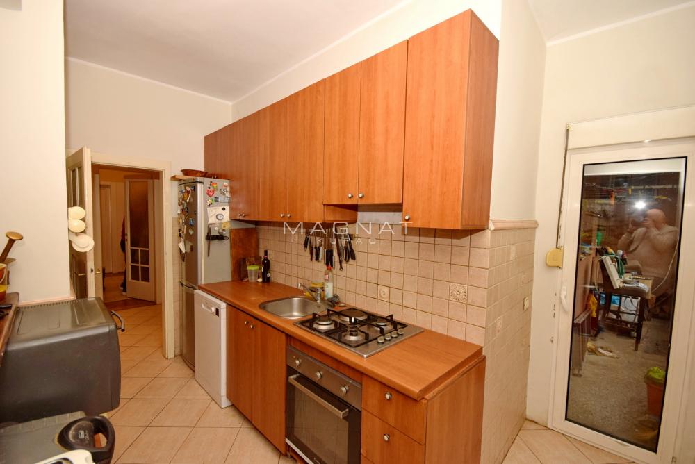 Slika 8 - Karađorđev Trg, Četvorosoban stan na prodaju, 130m2, 450.000€