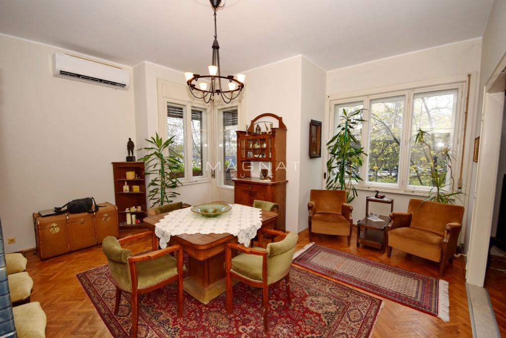 Glavna slika -Karađorđev Trg, Četvorosoban stan na prodaju, 130m2, 450.000€