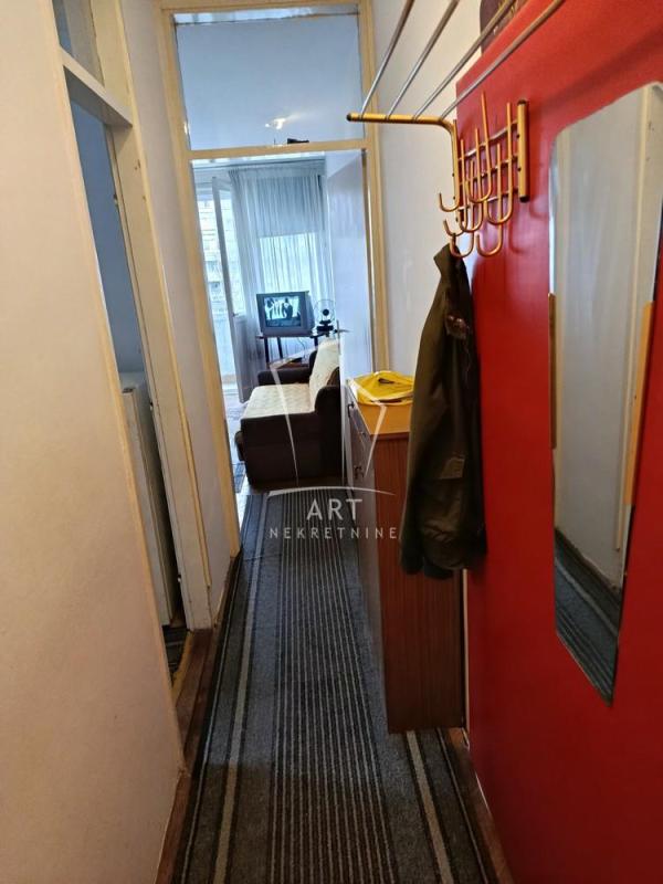 Slika 1 - Radovana Simića Cige, Jednosoban stan za izdavanje, 33m2, 300€