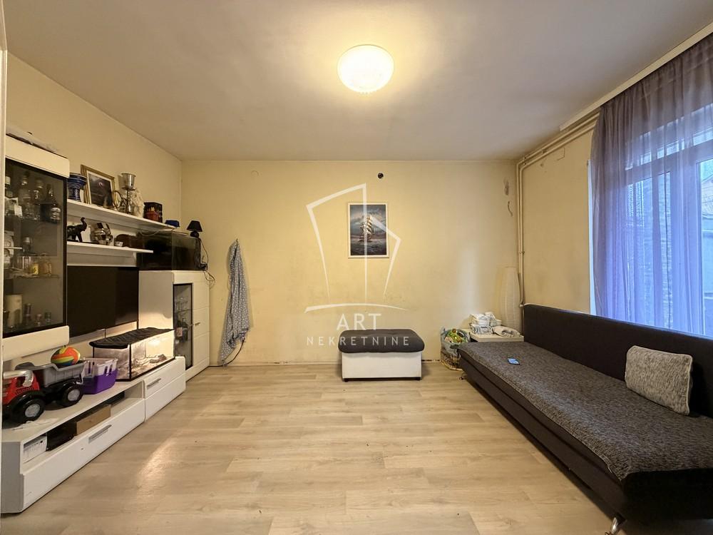 Slika 2 - Vojvode Vlahovića,  Kuća na prodaju, 273m2, 525.000€