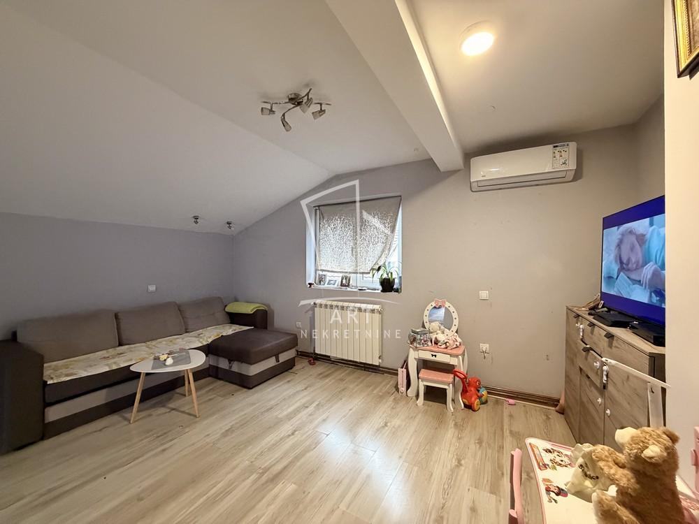 Slika 7 - Vojvode Vlahovića,  Kuća na prodaju, 273m2, 525.000€