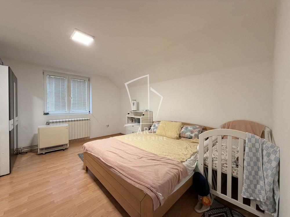 Slika 9 - Vojvode Vlahovića,  Kuća na prodaju, 273m2, 525.000€