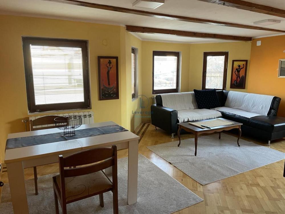 Glavna slika -Trosoban stan za izdavanje, 98m2, 550€