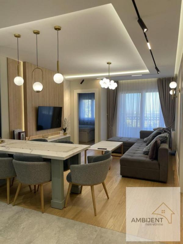 Glavna slika -Dvoiposoban stan na prodaju, 69m2, 250.000€