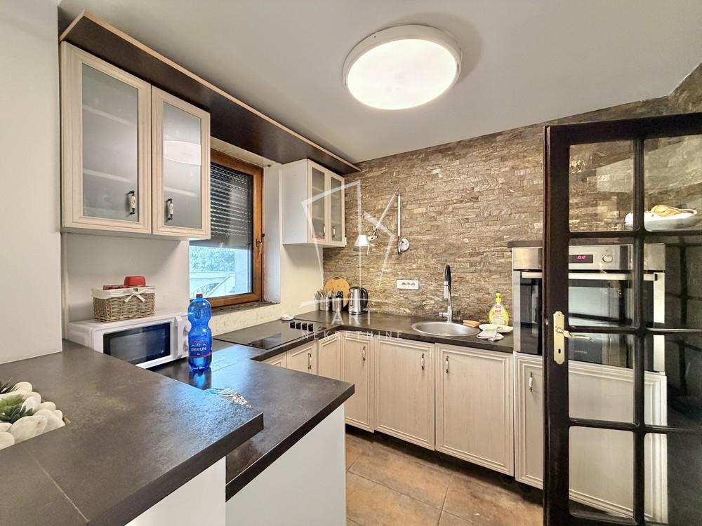 Slika 9 - Jablanička,  Kuća na prodaju, 234m2, 1.290.000€