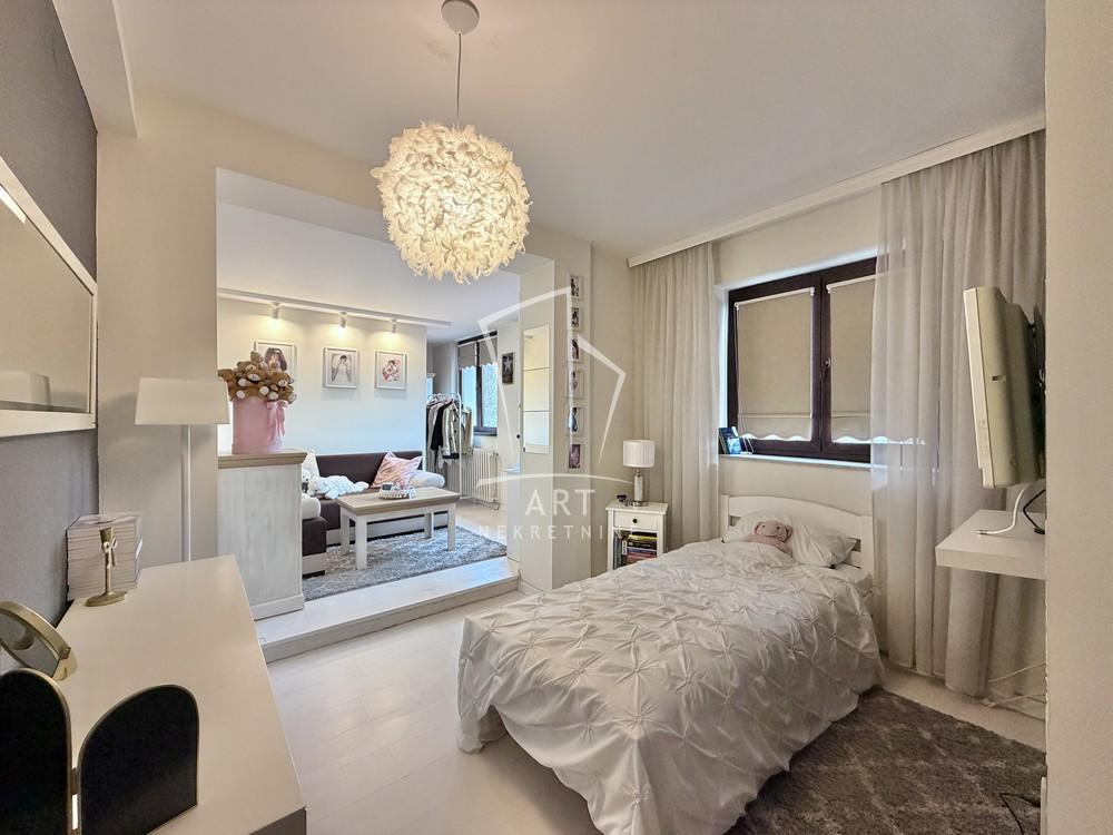 Slika 1 - Jablanička,  Kuća na prodaju, 234m2, 1.290.000€