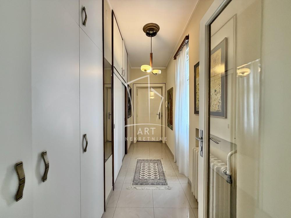 Glavna slika -Mihaila Avramovića, Petoiposoban stan na prodaju, 214m2, 1.380.000€