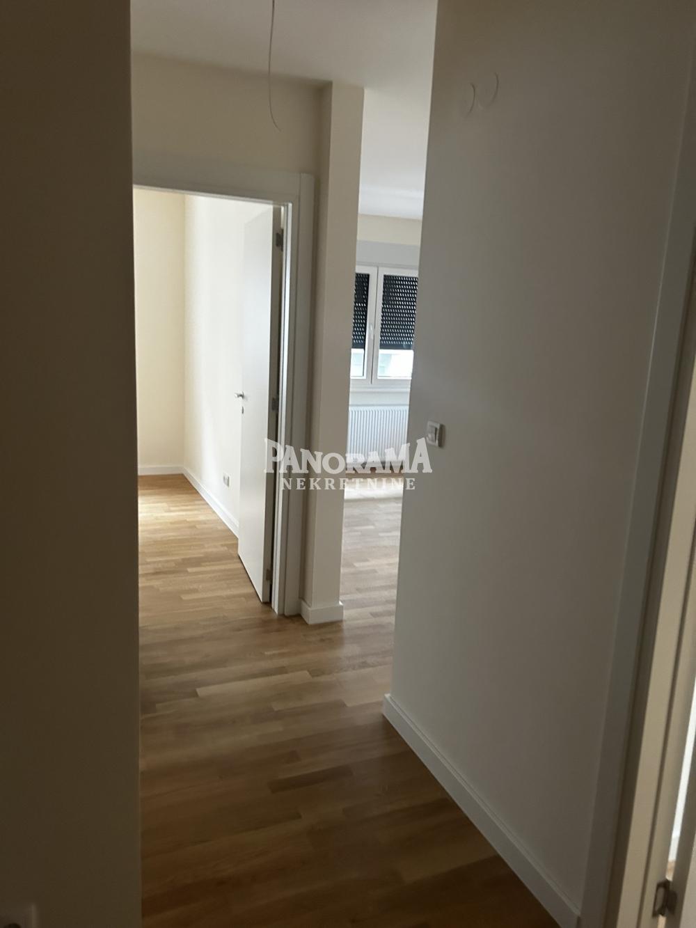 Slika 5 - Srđana Kneževića, Trosoban stan na prodaju, 60m2, 147.000€