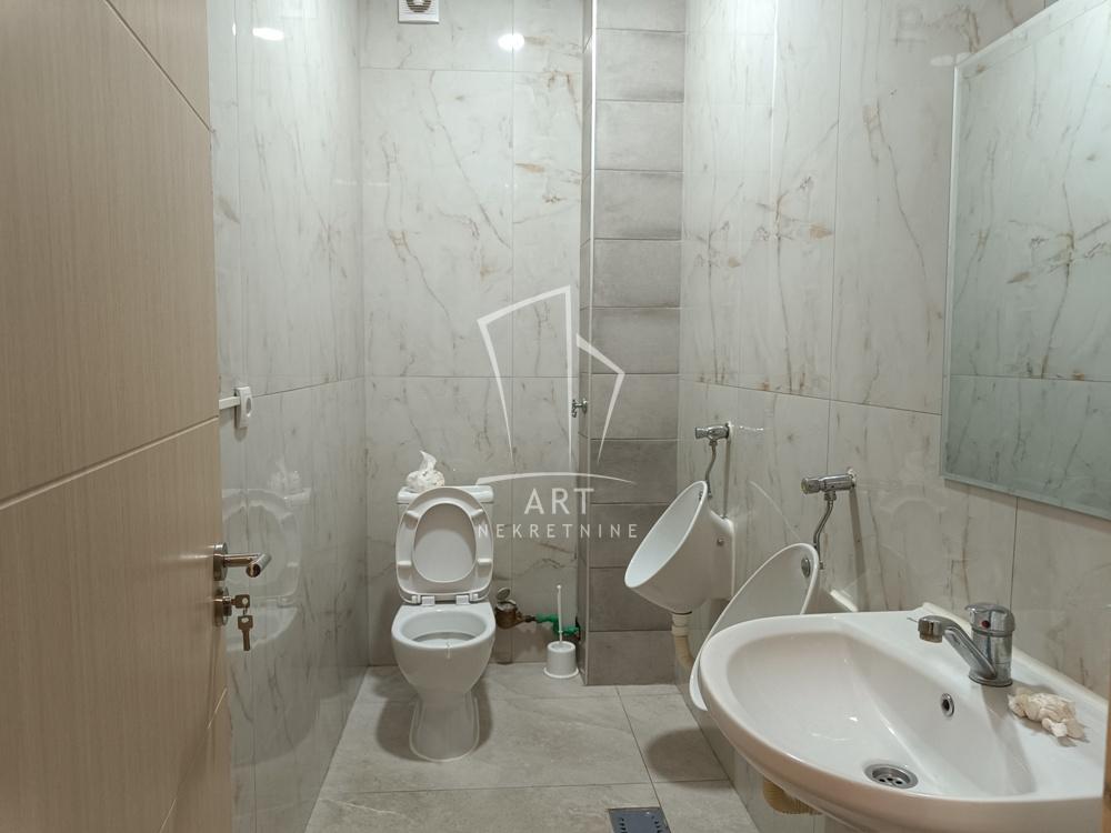 Slika 7 - Surčinska,  Lokal na prodaju, 155m2, 310.000€