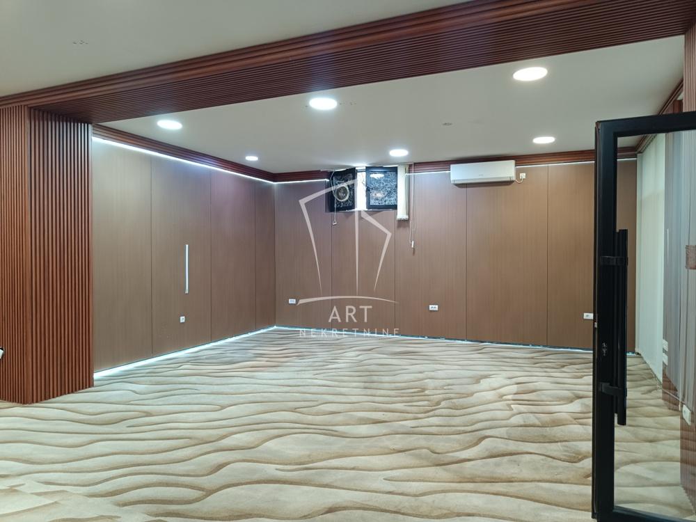 Slika 4 - Surčinska,  Lokal na prodaju, 155m2, 310.000€