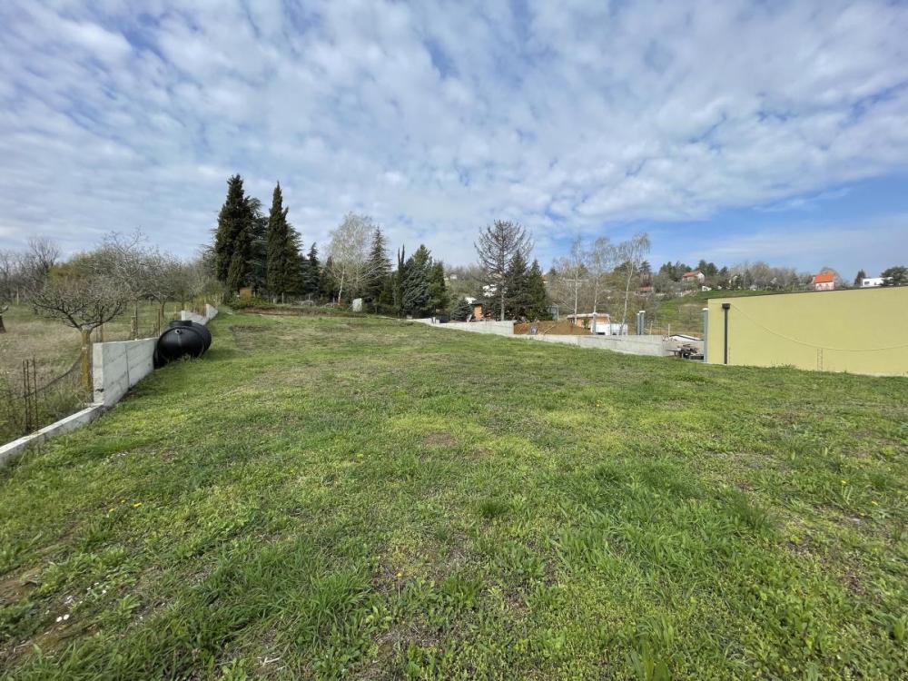 Slika 3 -  Plac na prodaju, Sremska Kamenica, , 150.000€
