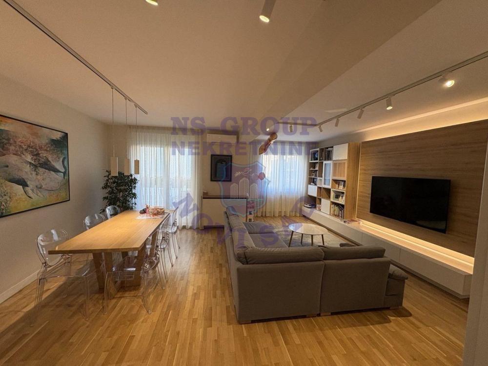 Glavna slika -Četvorosoban stan na prodaju, 108m2, 378.220€