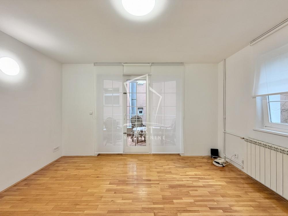 Slika 1 - Bilećka, Trosoban stan za izdavanje, 87m2, 800€