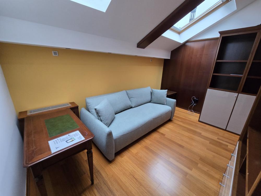 Slika 9 - Knez Mihailova, Šestosoban stan za izdavanje, 210m2, 3.500€