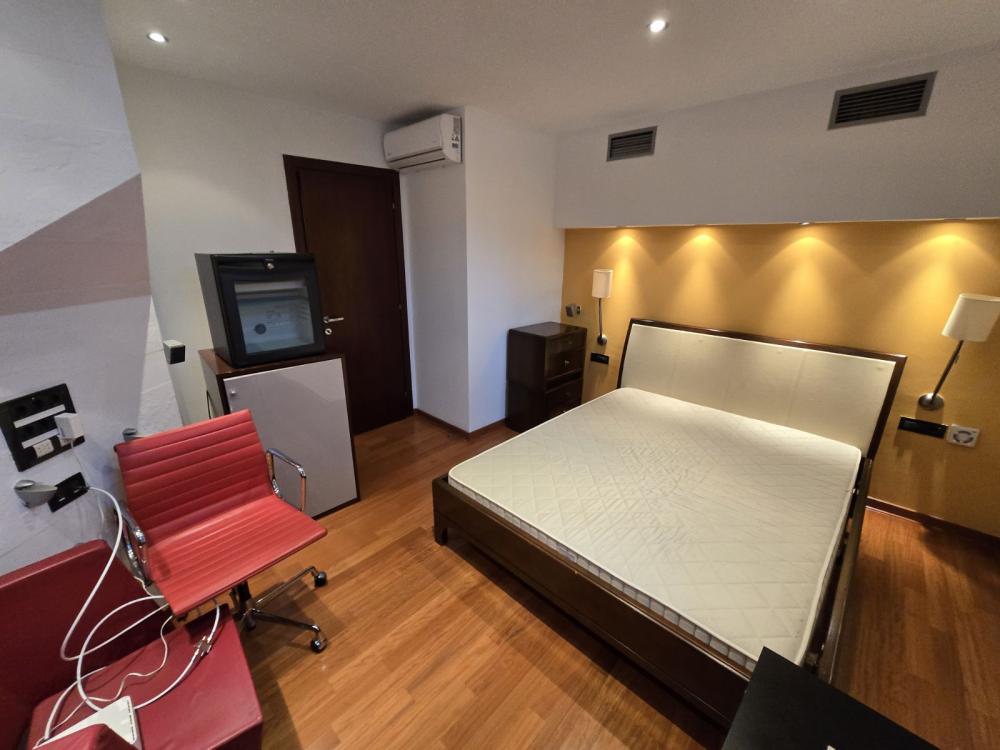 Slika 7 - Knez Mihailova, Šestosoban stan za izdavanje, 210m2, 3.500€