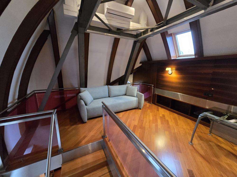 Slika 2 - Knez Mihailova, Šestosoban stan za izdavanje, 210m2, 3.500€