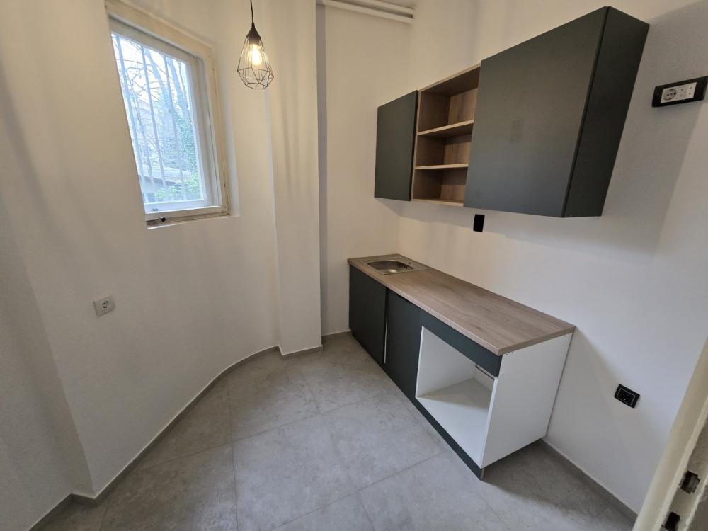 Slika 6 - Stojana Novakovića, Četvorosoban stan za izdavanje, 100m2, 950€