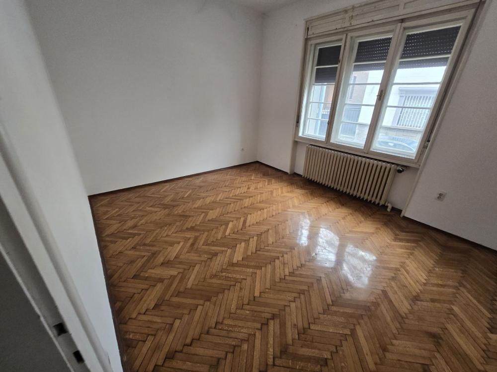 Slika 4 - Stojana Novakovića, Četvorosoban stan za izdavanje, 100m2, 950€