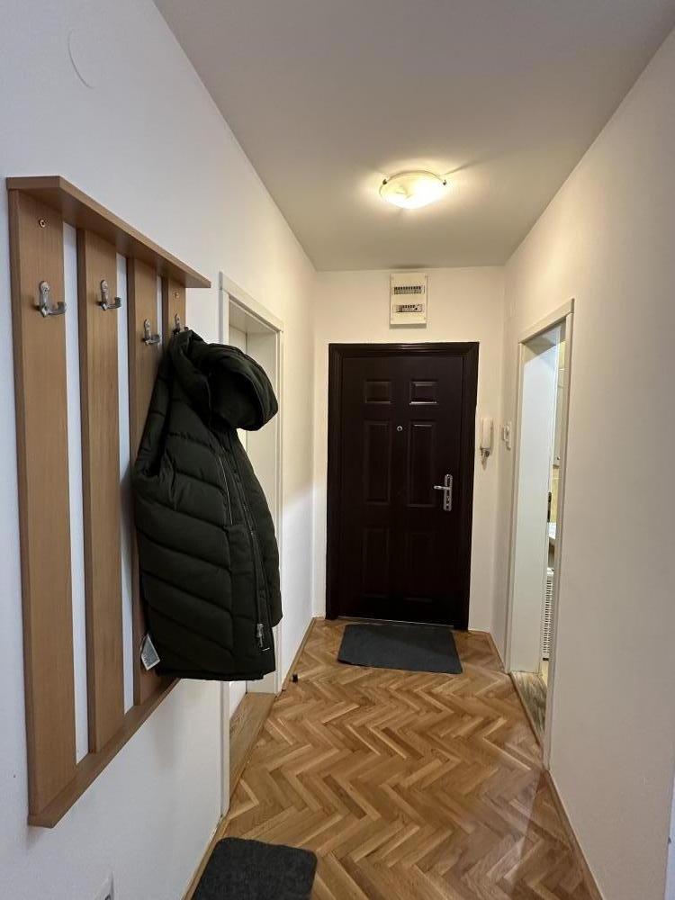 Slika 3 - Jovana Subotića 4, Dvosoban stan za izdavanje, 55m2, 400€