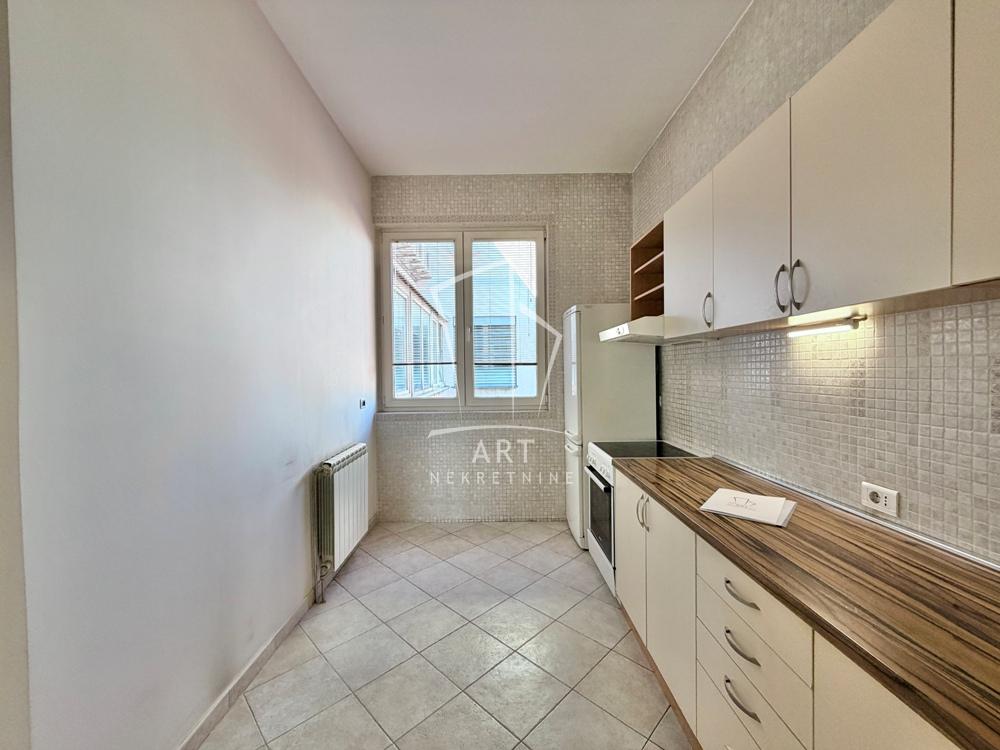 Slika 5 - Hadži Prodanova,  Lokal za izdavanje, 186m2, 2.000€