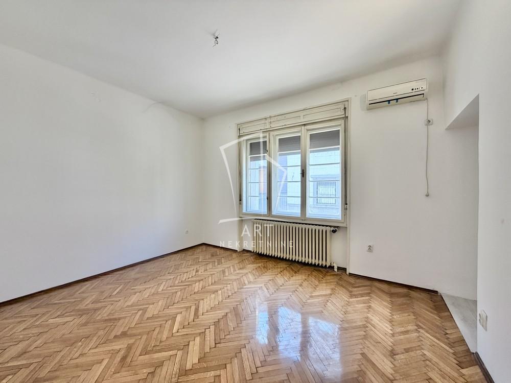 Slika 6 - Stojana Novakovića, Troiposoban stan za izdavanje, 100m2, 950€