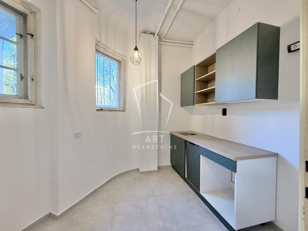 Slika 8 - Stojana Novakovića, Troiposoban stan za izdavanje, 100m2, 950€