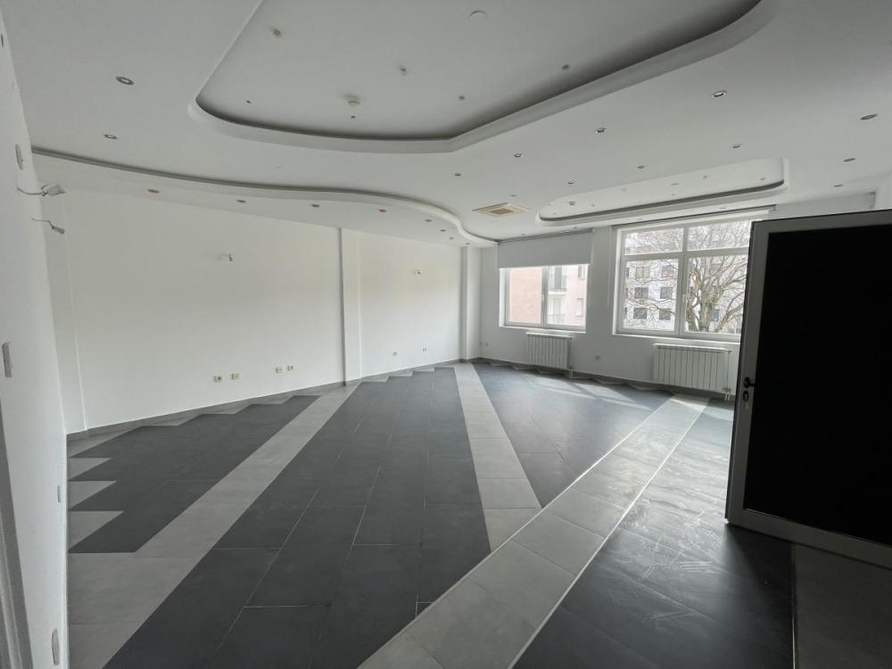 Slika 1 -  Lokal za izdavanje, 245m2, 2.000€