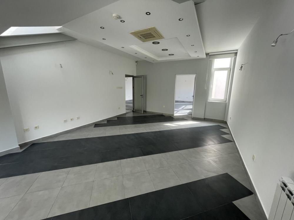 Slika 4 -  Lokal za izdavanje, 245m2, 2.000€