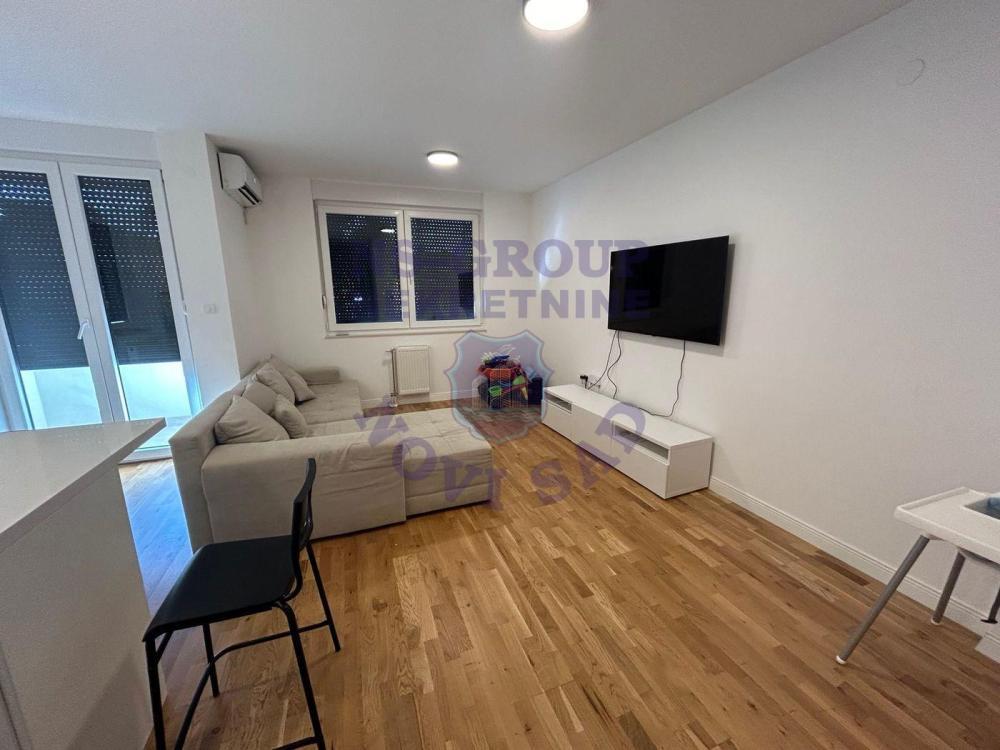 Glavna slika -Četvorosoban stan na prodaju, 73m2, 185.400€