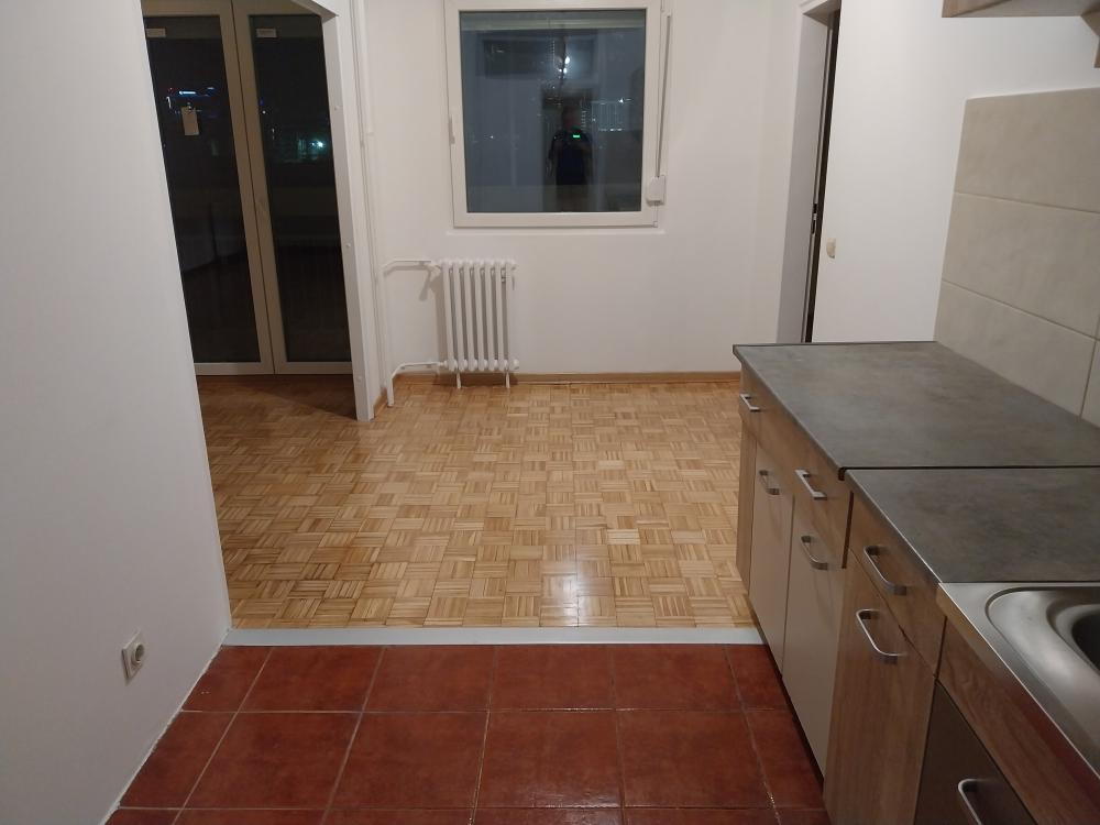 Slika 2 - Dvoiposoban stan za izdavanje, 75m2, 700€