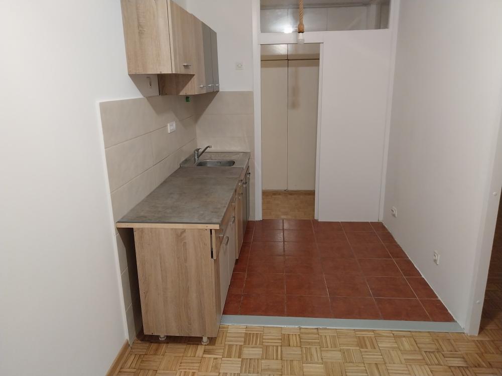 Slika 3 - Dvoiposoban stan za izdavanje, 75m2, 700€