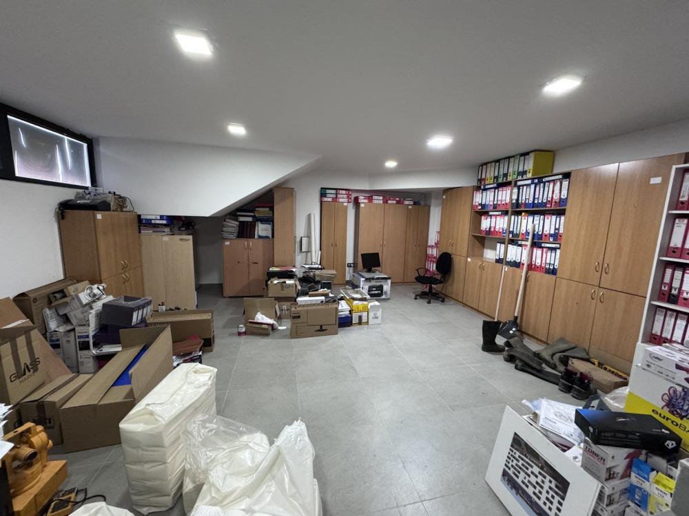 Slika 3 -  Lokal na prodaju, 207m2, 738.510€