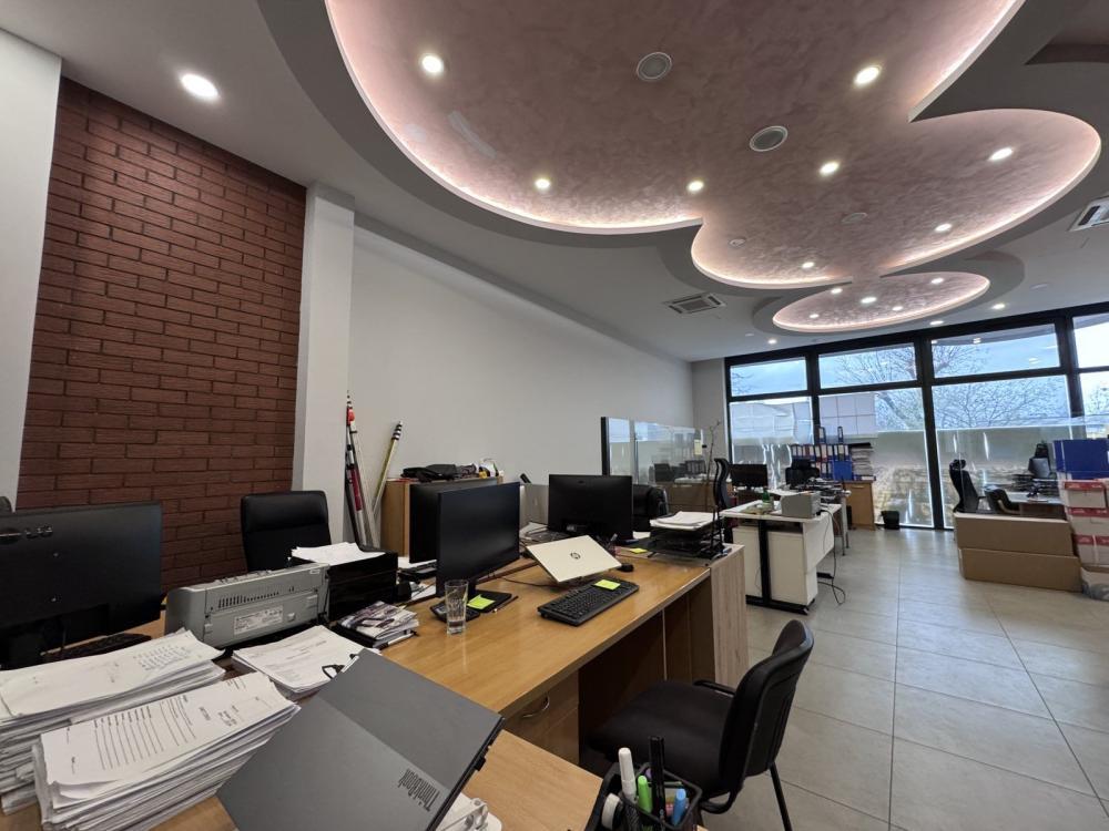 Glavna slika - Lokal na prodaju, 207m2, 738.510€