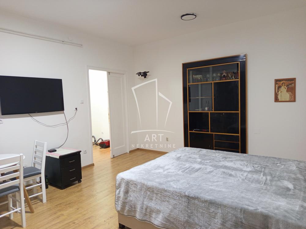 Slika 5 - Kralja Petra, Dvosoban stan za izdavanje, 75m2, 700€