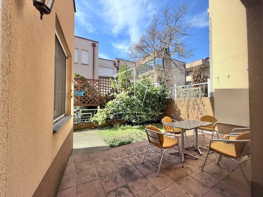 Slika 10 - Miće Orlovića,  Kuća na prodaju, 220m2, 790.000€