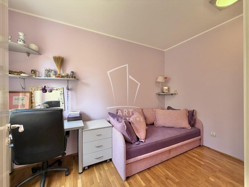 Slika 7 - Miće Orlovića,  Kuća na prodaju, 220m2, 790.000€