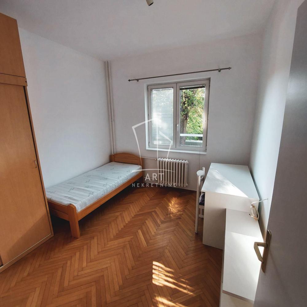 Slika 2 - Bulevar kneza Aleksandra Karađorđevića, Trosoban stan za izdavanje, 74m2, 1.200€