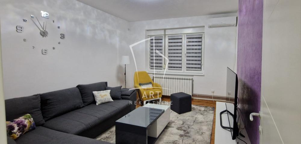 Glavna slika -Mihaila Gavrilovića, Trosoban stan za izdavanje, 55m2, 800€